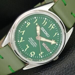 Vintage 1979 Seiko Automatic Mens Silver Watch W/daydate & Green accents
